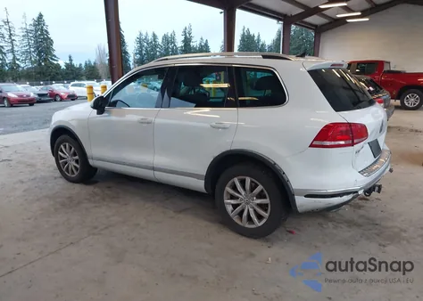2015 Volkswagen Touareg V6 Sport z USA, uszkodzony, nr VIN WVGEF9BP1FD006101